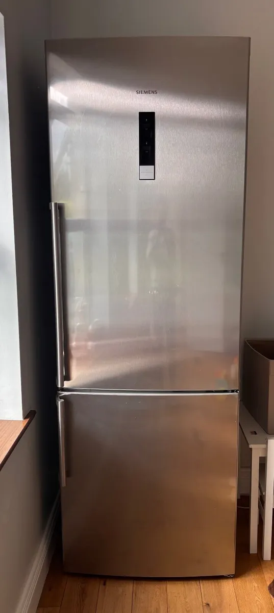 Siemens Free-standing Fridge Freezer  in Galway - Image 2
