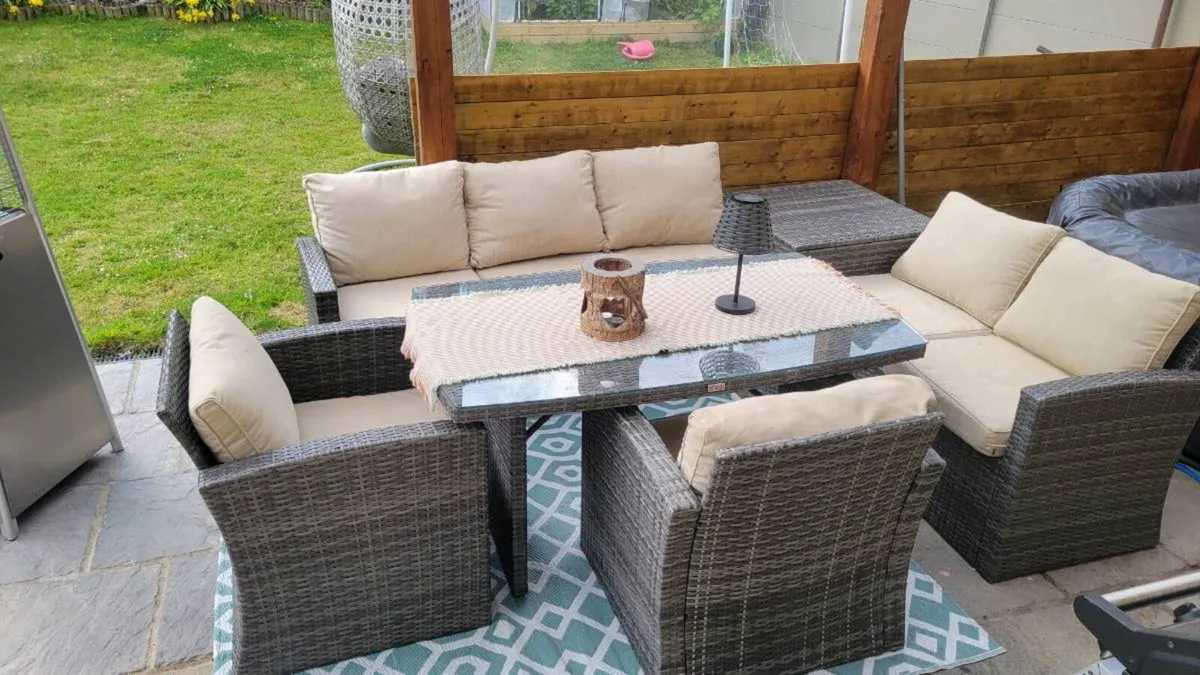 Rattan Garden Furniture and Patio Gas Heater - Image 2