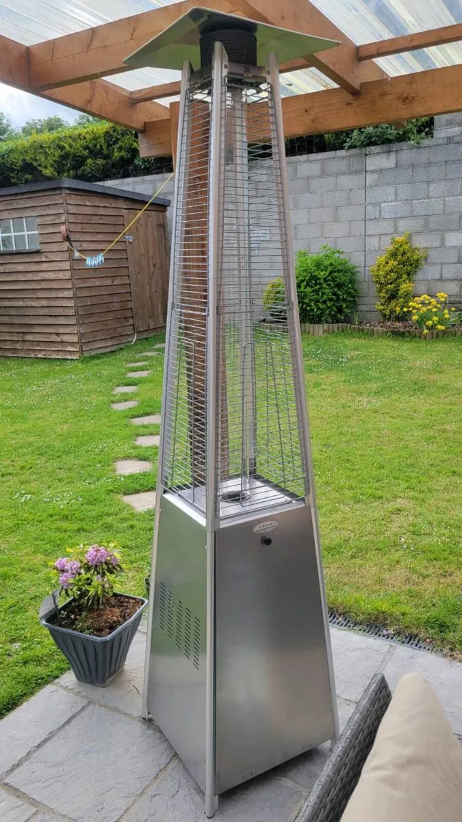 Rattan Garden Furniture and Patio Gas Heater - Image 3