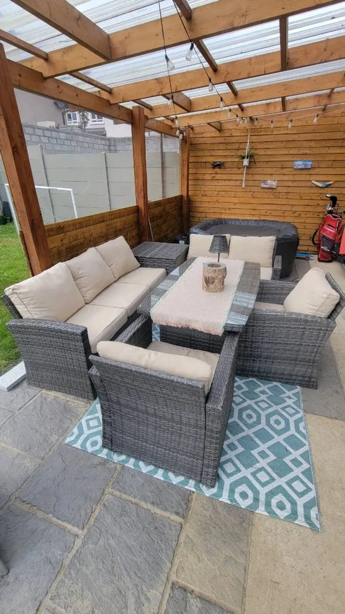 Rattan Garden Furniture and Patio Gas Heater - Image 4