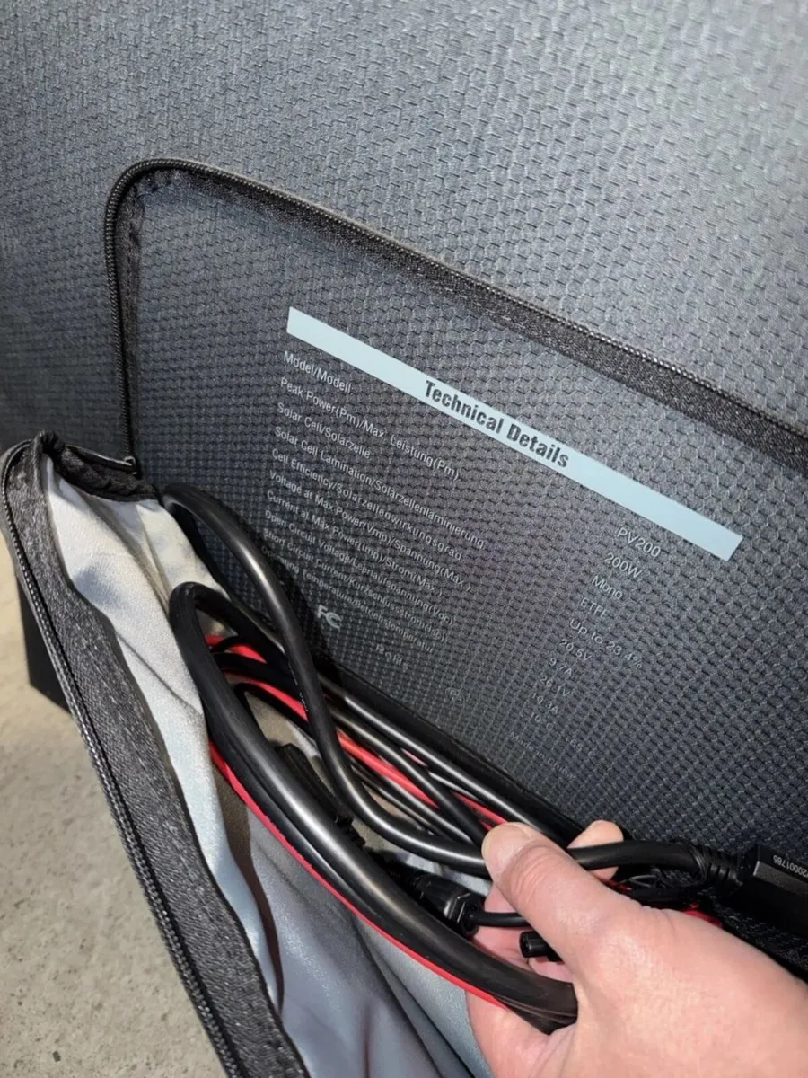 BLUETTI PV200 – 200W Foldable Solar Panel - Image 3