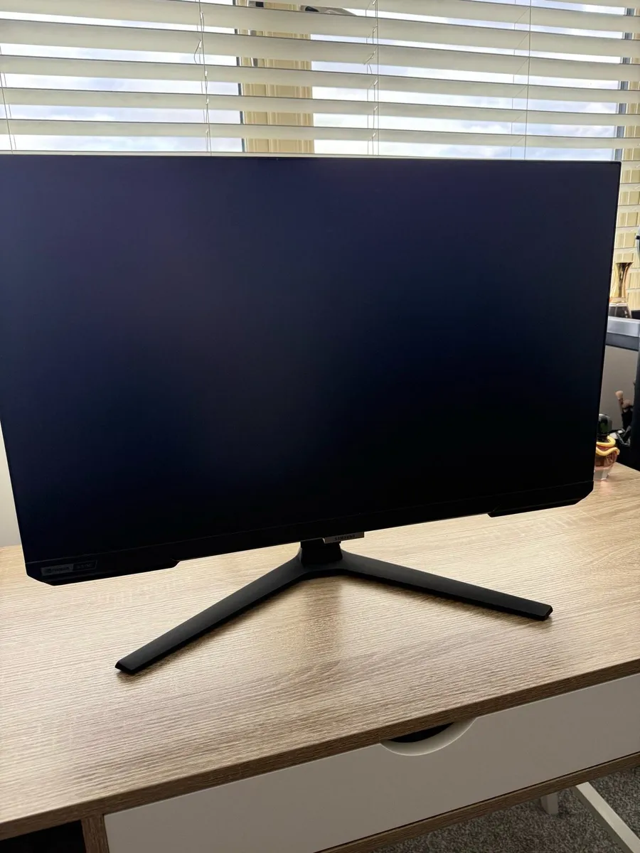 Samsung Odyssey G4 27’ 240hz - Image 1