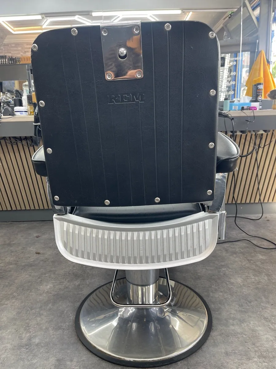 Barber chair - Image 2