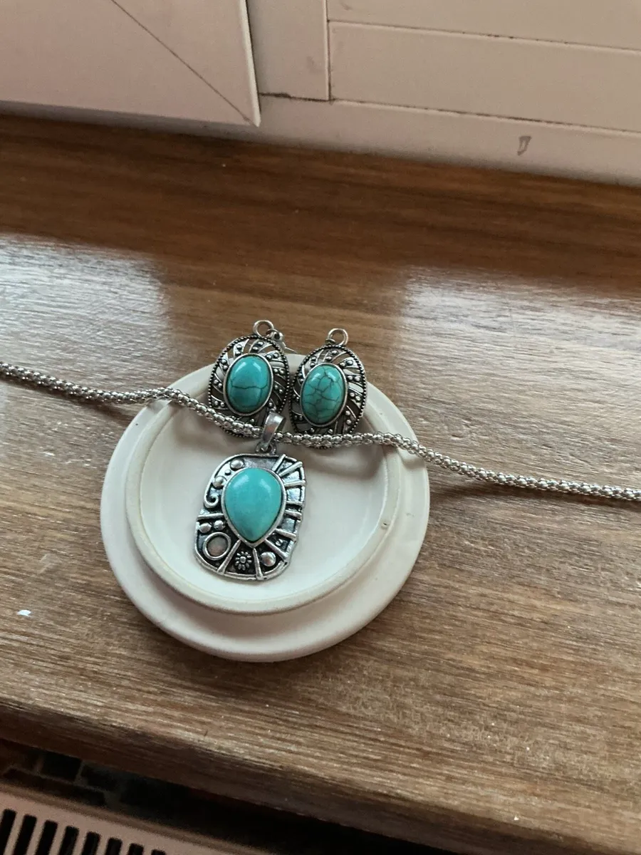 Earrings,necklace and bracelet set - Image 4