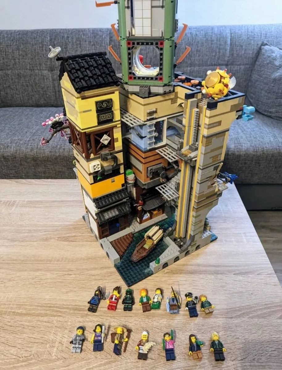Top LEGO 70620 NINJAGO City & Ninjago Harbor 70657 - Image 3