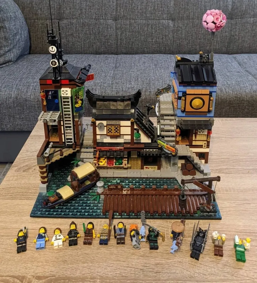 Top LEGO 70620 NINJAGO City & Ninjago Harbor 70657 - Image 4