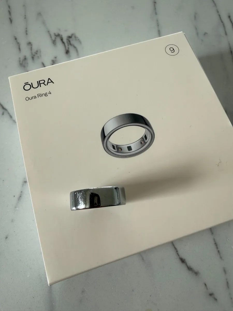 Oura ring 4 - Silver -  size 9 - Image 1