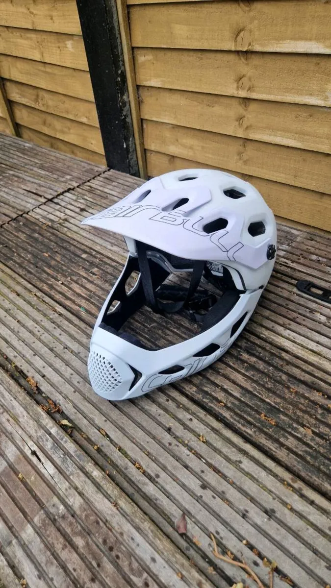 Sport helmet - Image 1