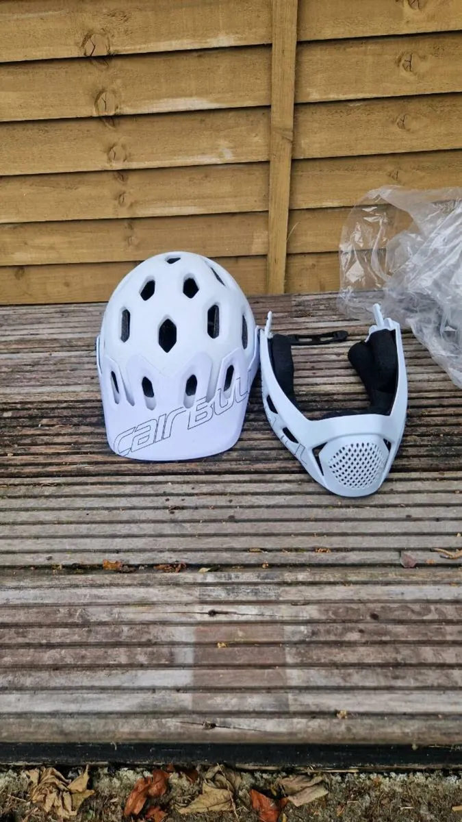 Sport helmet - Image 2
