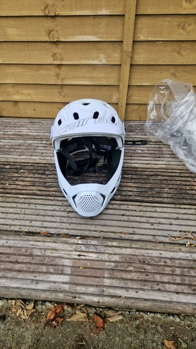 Sport helmet - Image 3