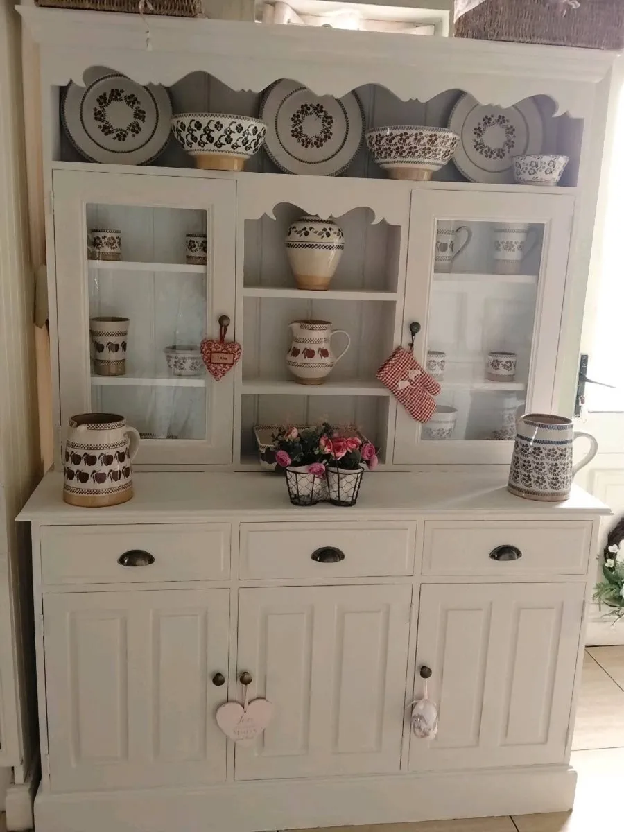 Solid kitchen dresser delivery arranged - Image 1