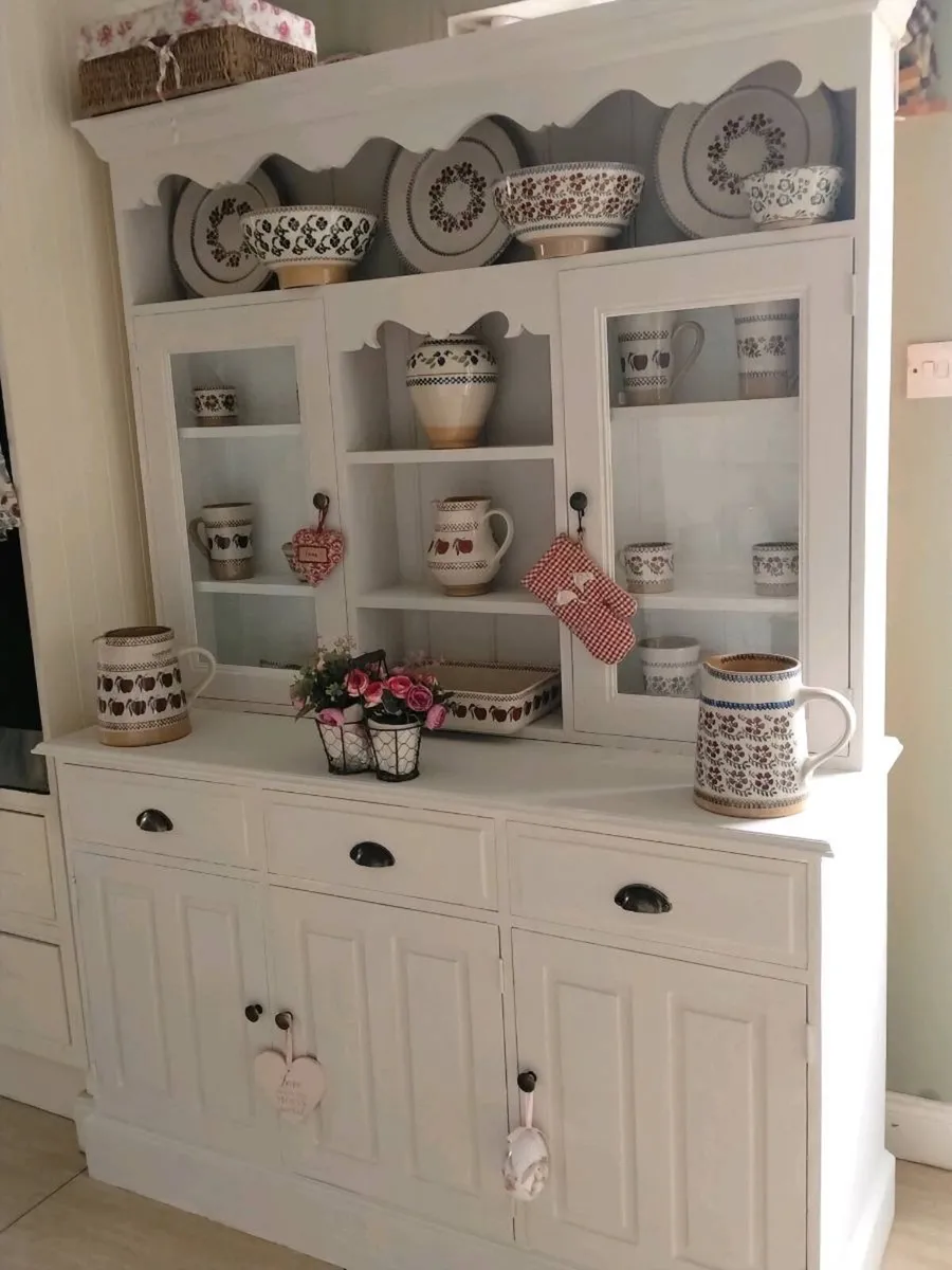 Solid kitchen dresser delivery arranged - Image 2
