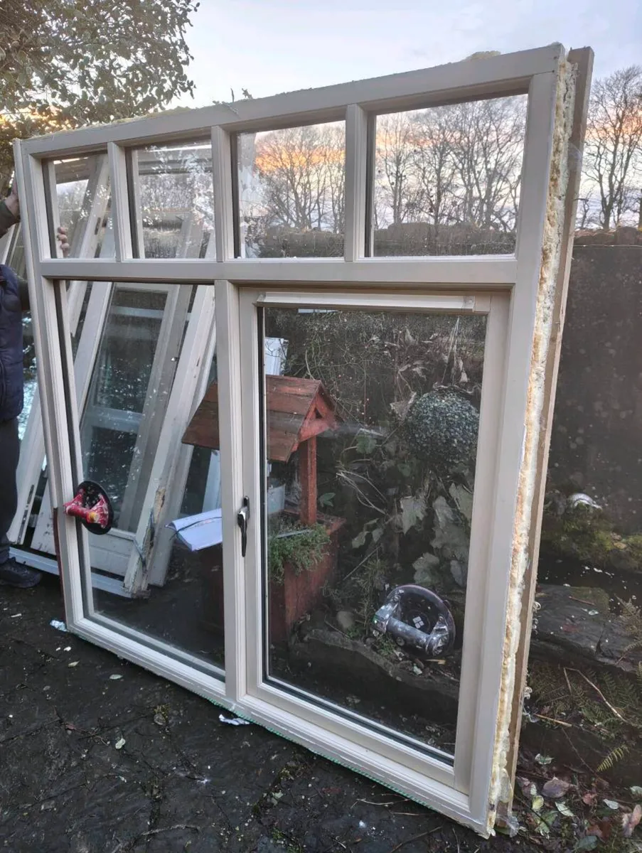 Window 1670 x 1790mm hard wood - Image 4