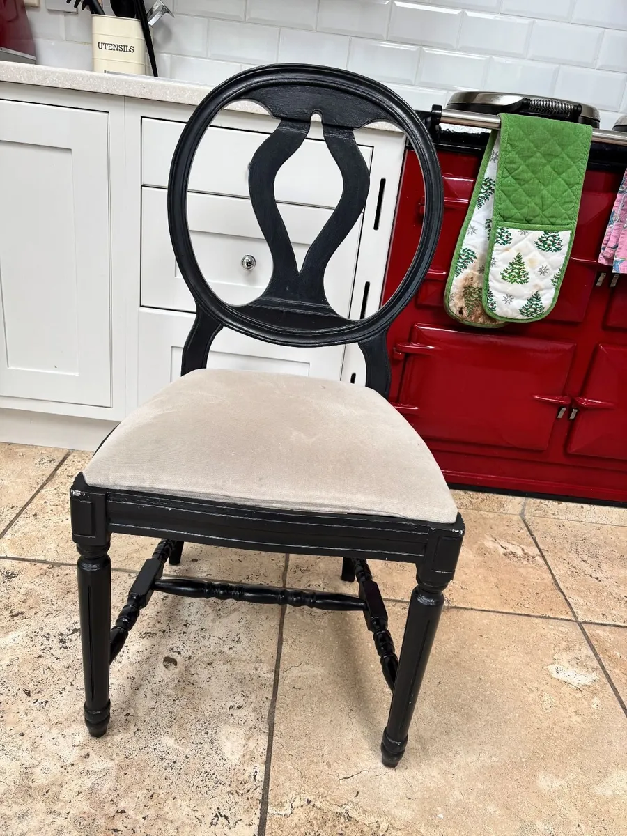 Chairs x 5 - Image 1