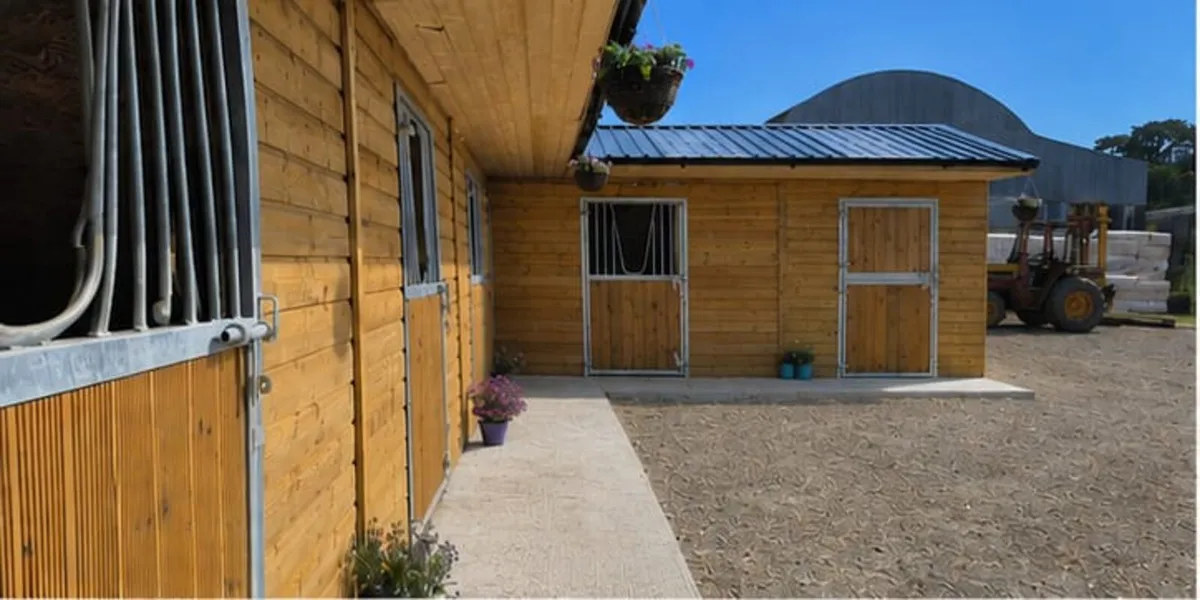 Bespoke Stables And Field Shelters - Image 3