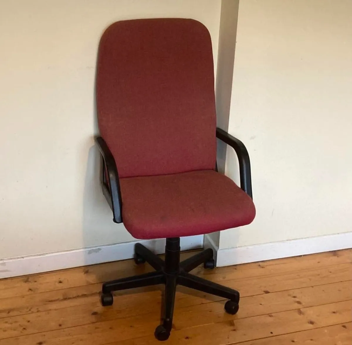 Ergonomic Office Chair | Adjustable Height - Image 1