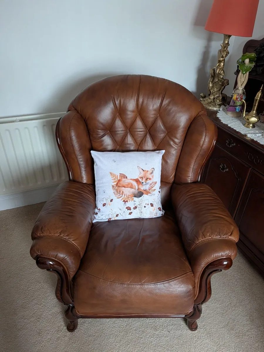 Like new leather sofa for sale - Image 1