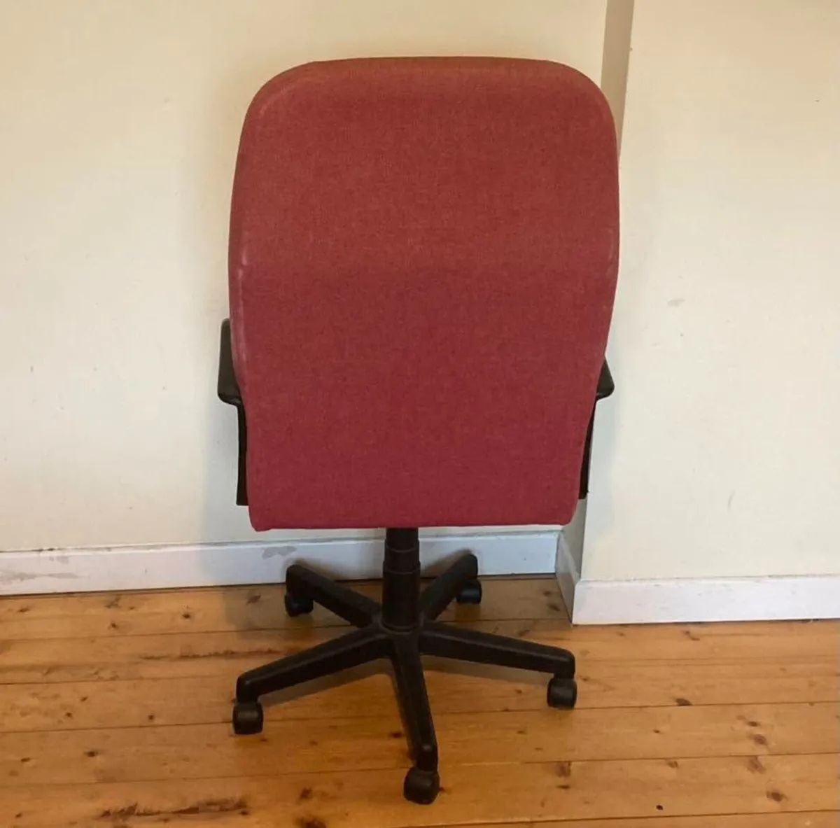 Ergonomic Office Chair | Adjustable Height - Image 4