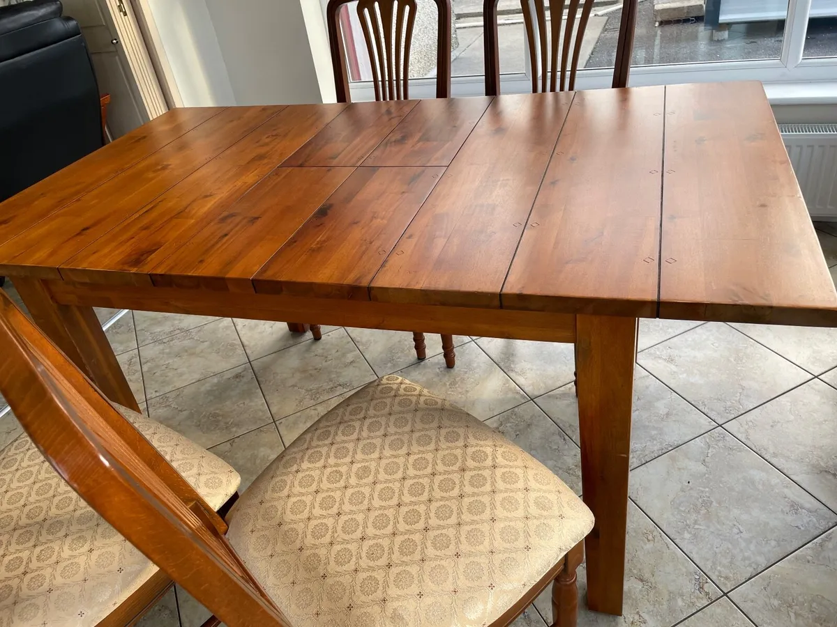 Kitchen table and chairs - Image 3