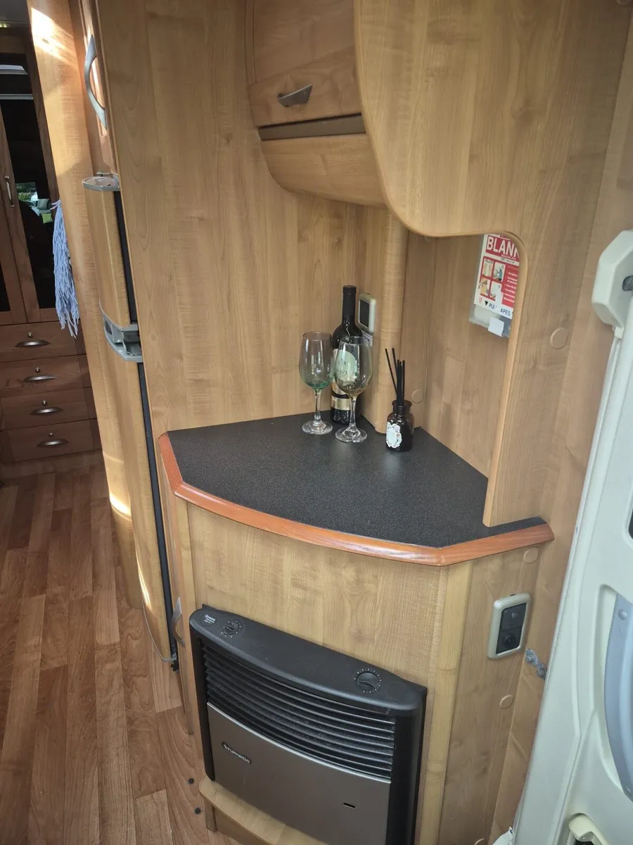 Fiat Ducato Auto-Trail Apache 725 SE – 6 Birth - Image 3