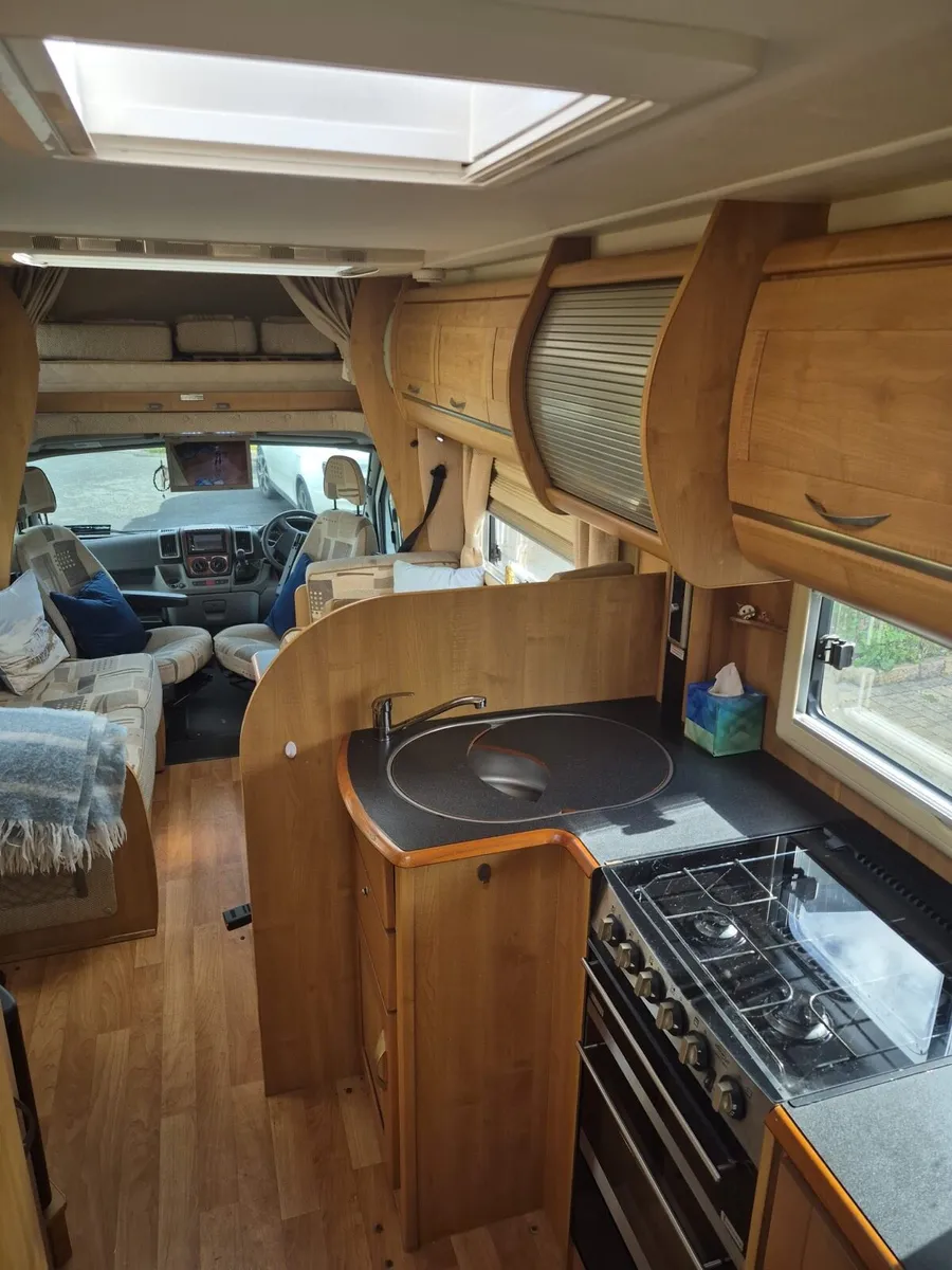 Fiat Ducato Auto-Trail Apache 725 SE – 6 Birth - Image 4