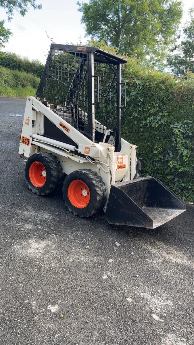 Bobcat 343 skid steer - Image 1