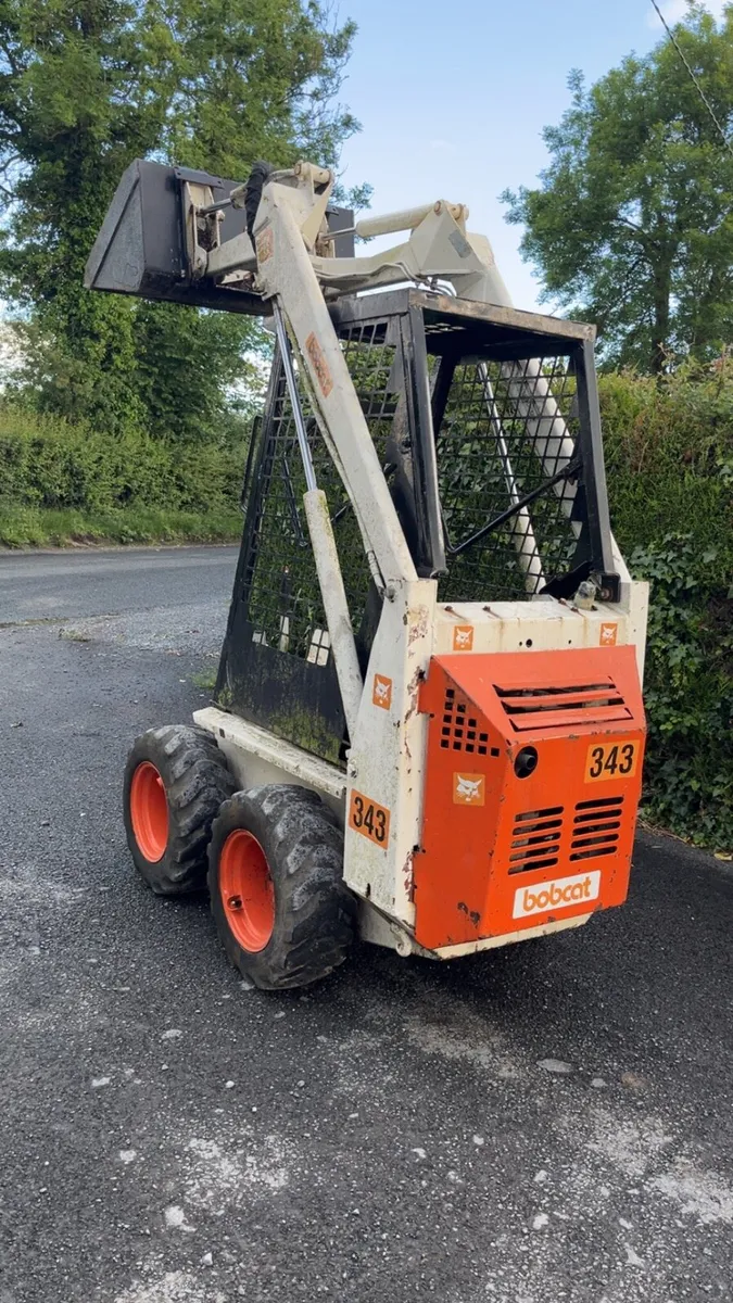 Bobcat 343 skid steer - Image 4
