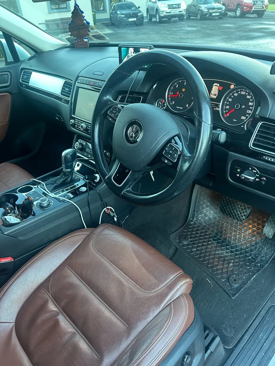 Volkswagen Touareg - Image 4