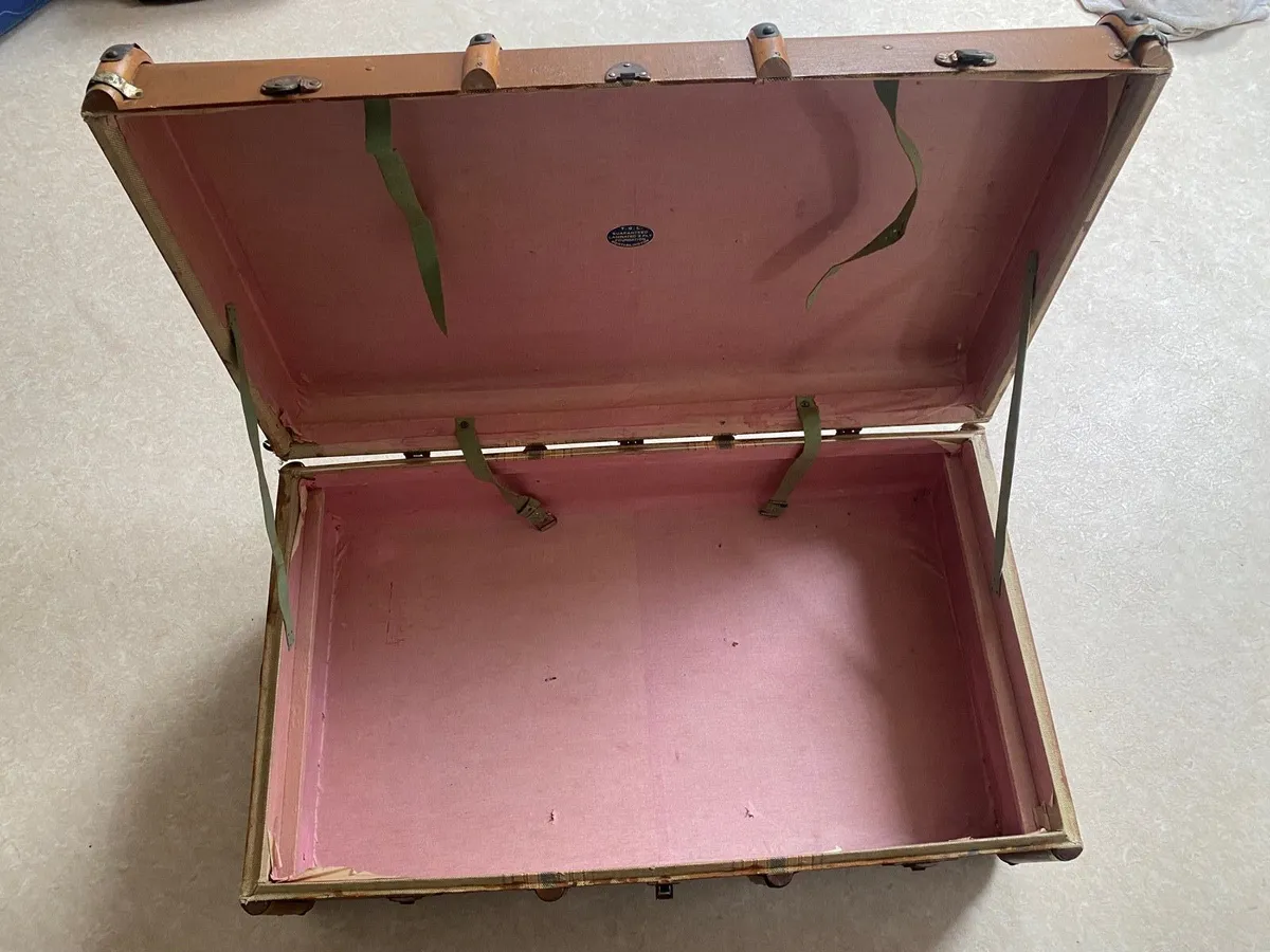 Vintage trunk - Image 2