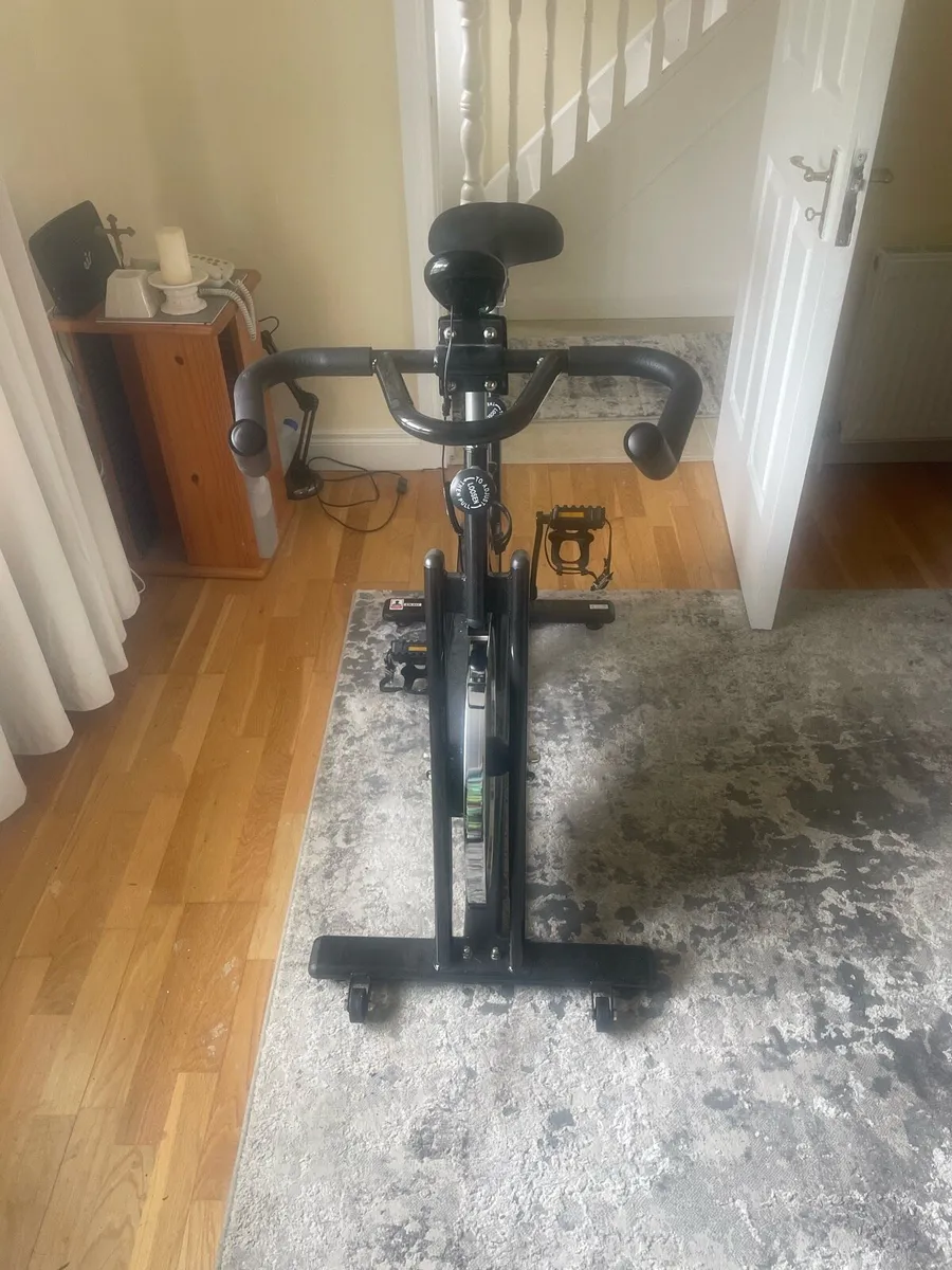 Exercise bike. - Image 2