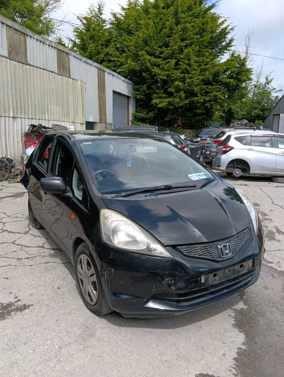 Breaking honda jazz 2010 petrol - Image 1
