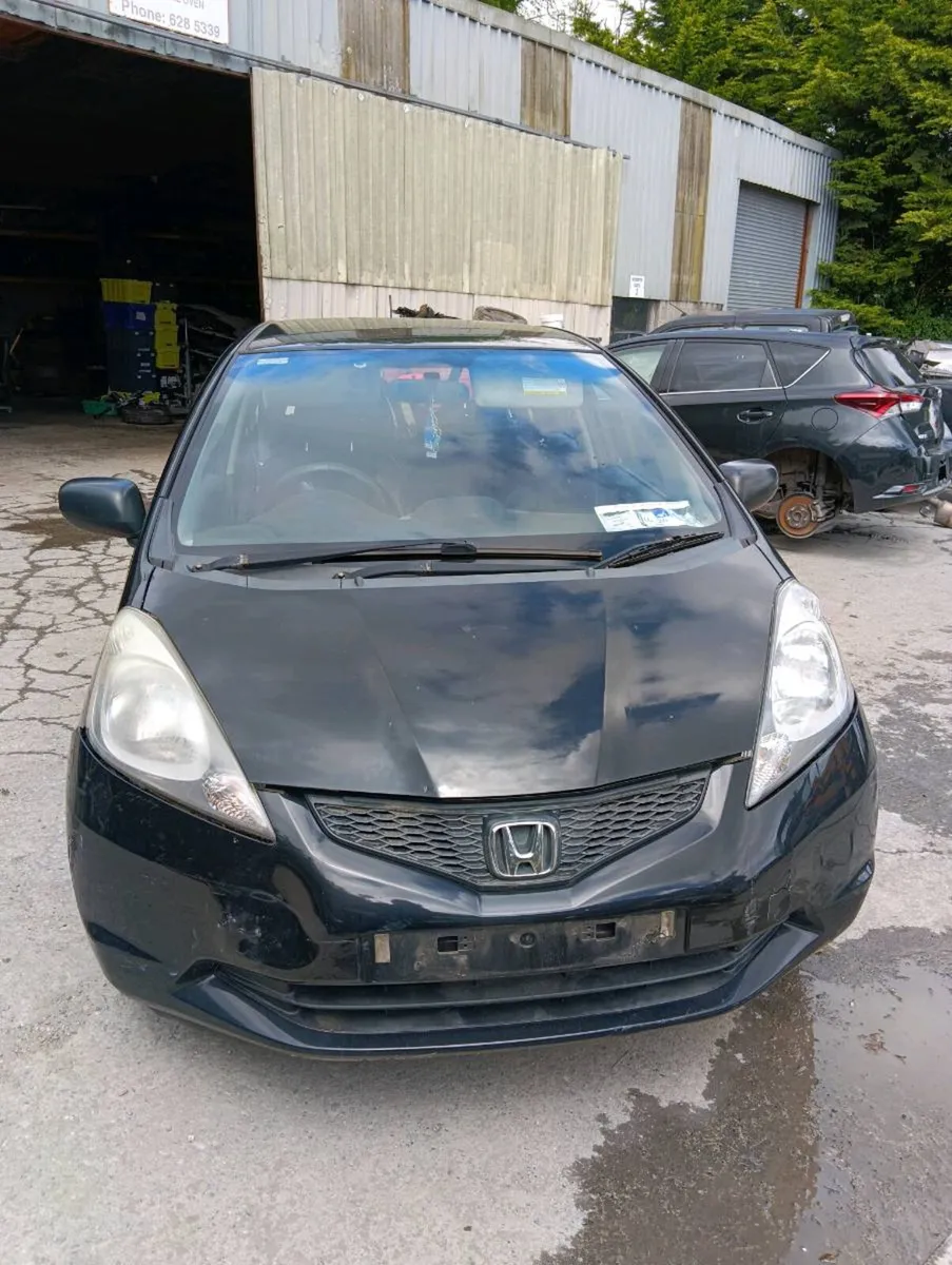 Breaking honda jazz 2010 petrol - Image 2
