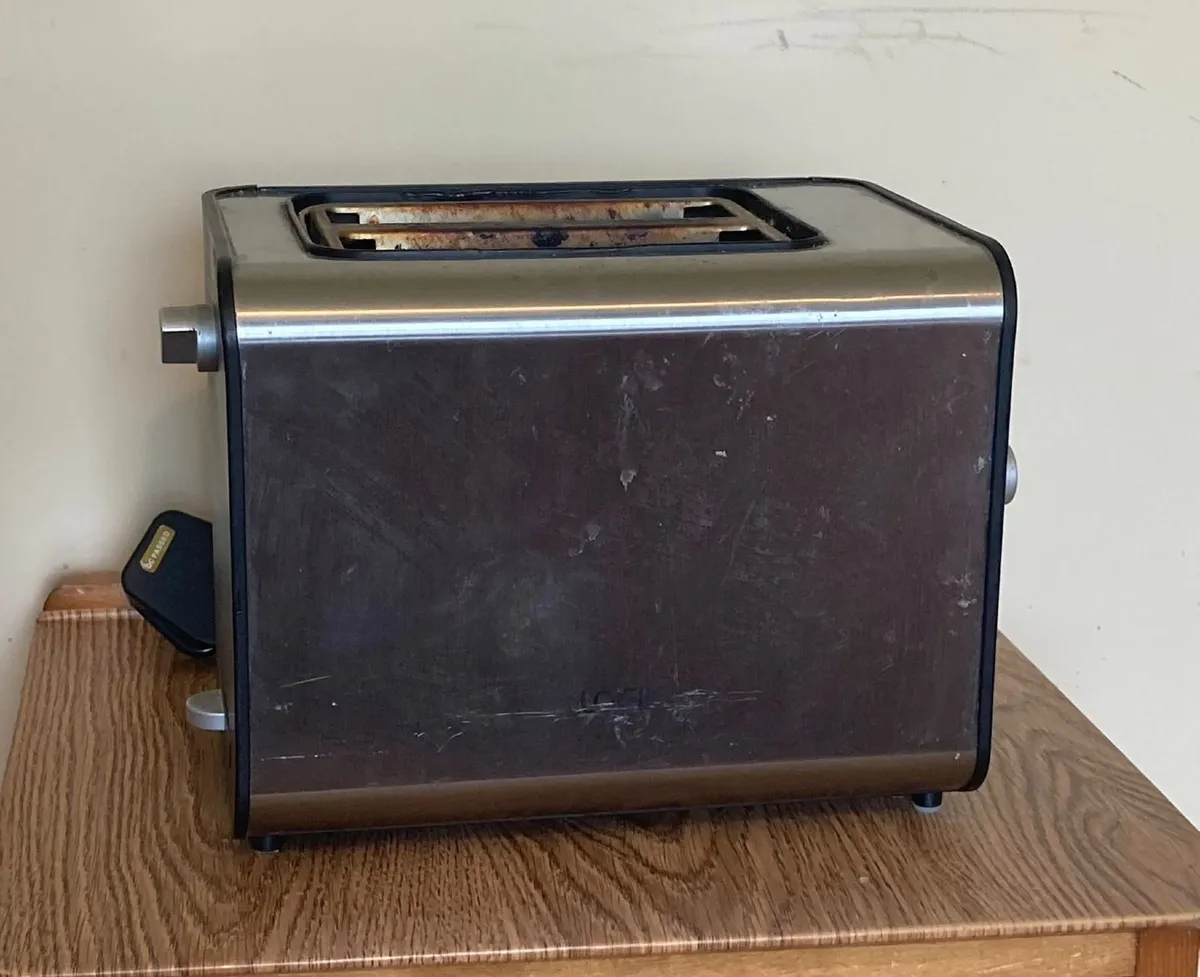 Logik 2-Slice Toaster – Tested, Clean & Working - Image 2