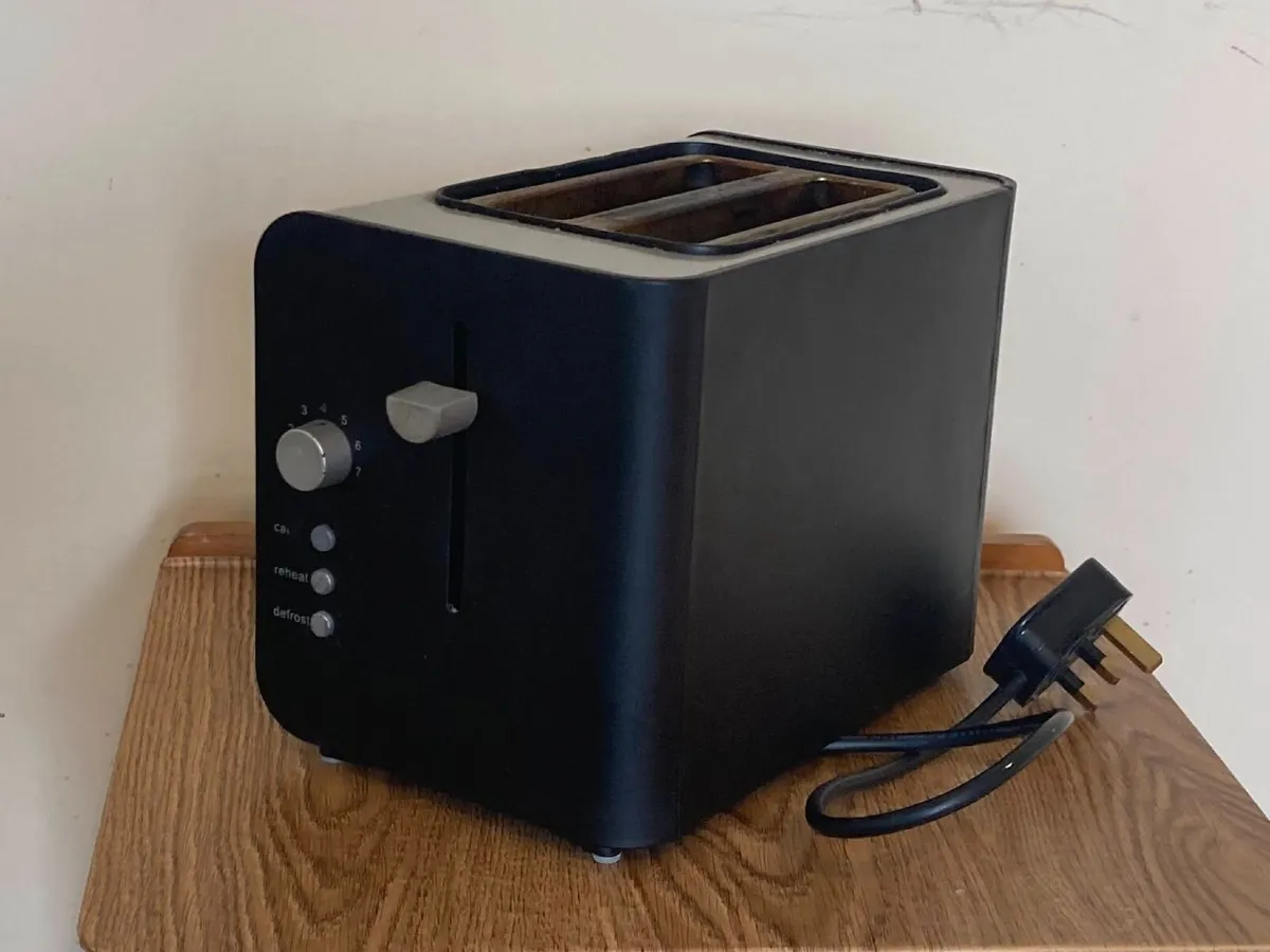 Logik 2-Slice Toaster – Tested, Clean & Working - Image 3