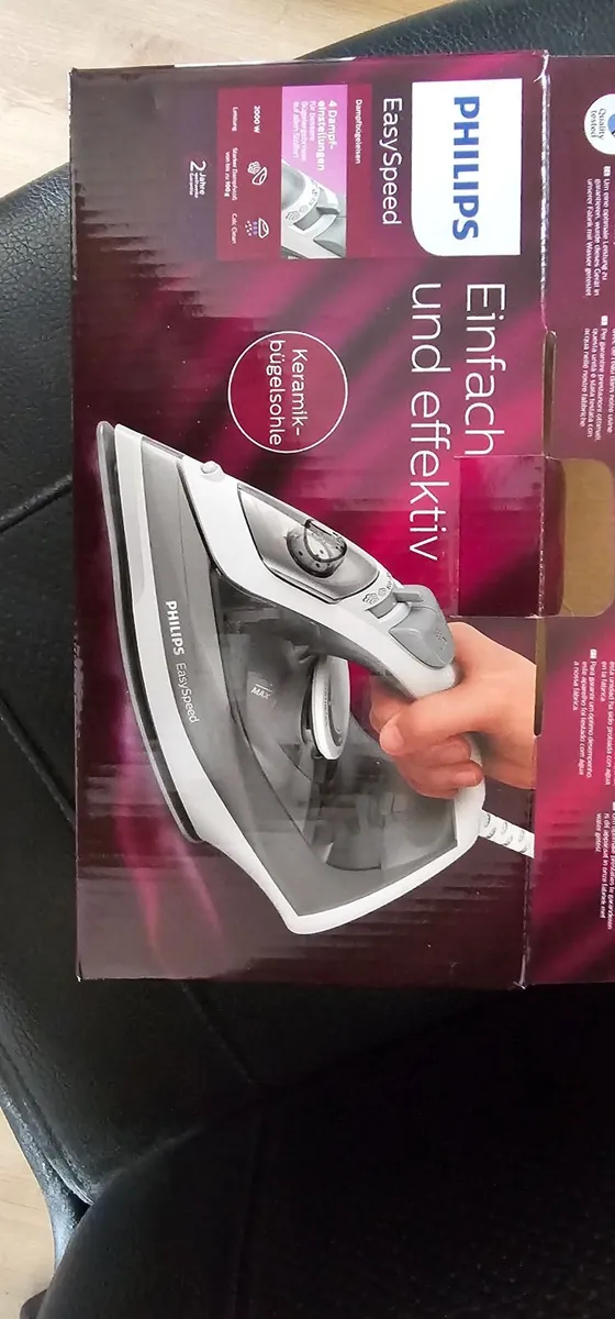 Philips iron + ironing board - Image 2