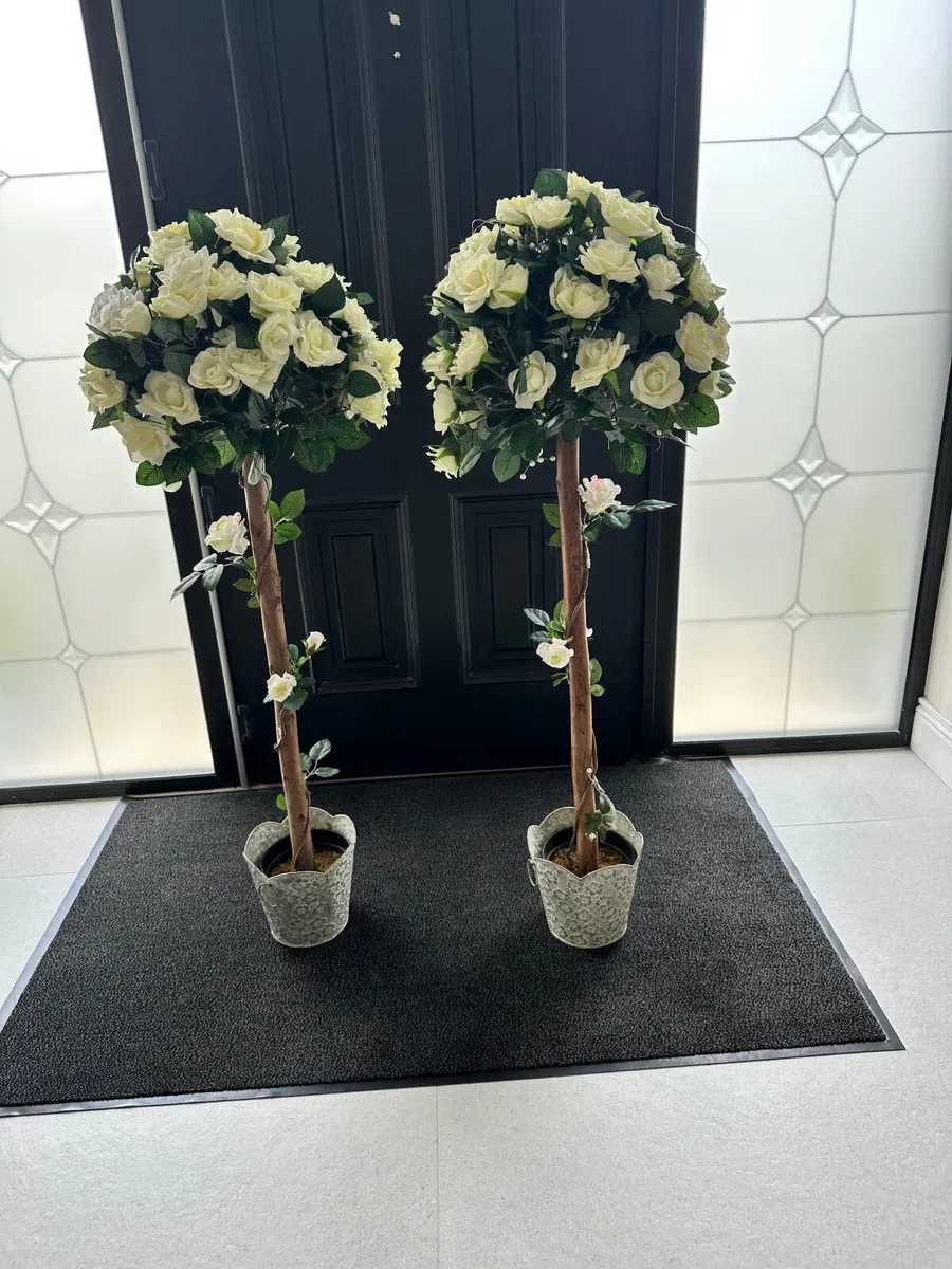 Wedding flowers - Image 2
