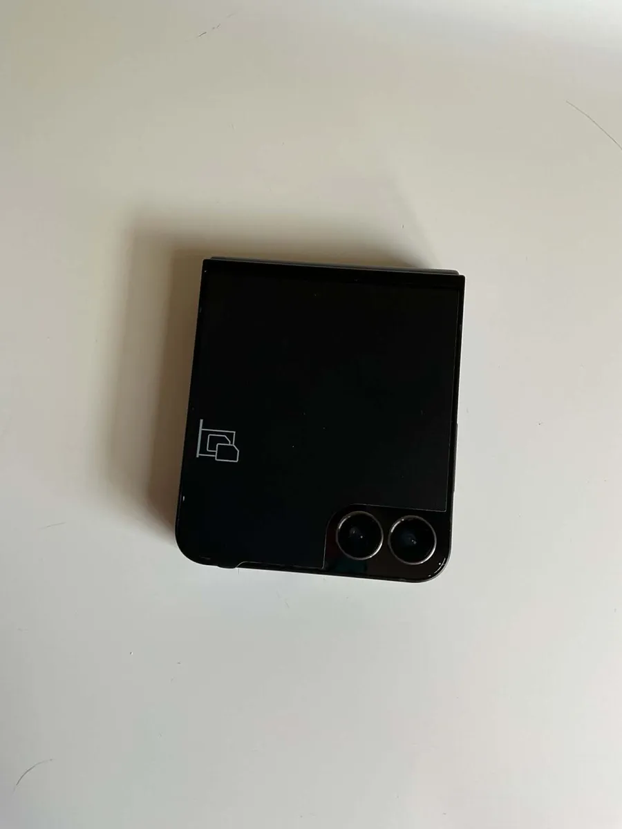 Samsung z flip 7 FE - Image 2