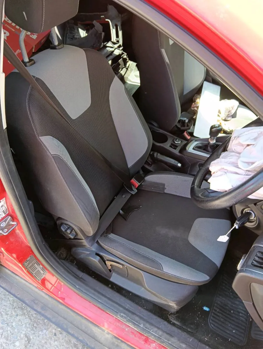 Breaking ford focus 2013 1.0 eco boost - Image 4