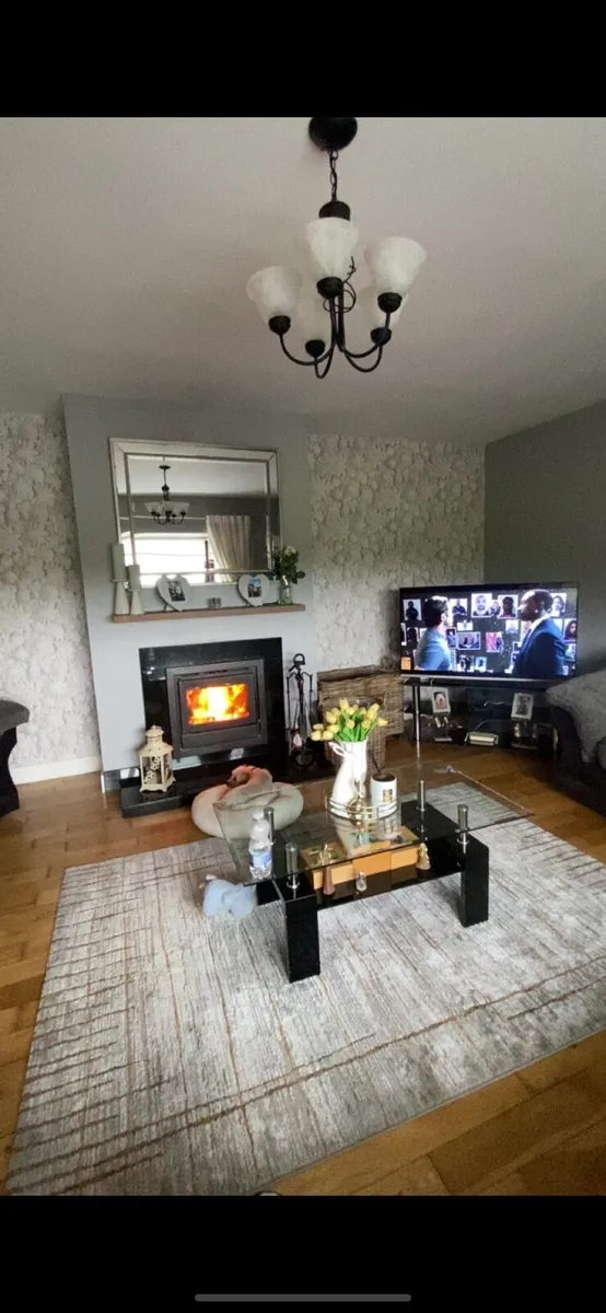 Tv table, mirror, coffee table and two end tables - Image 2