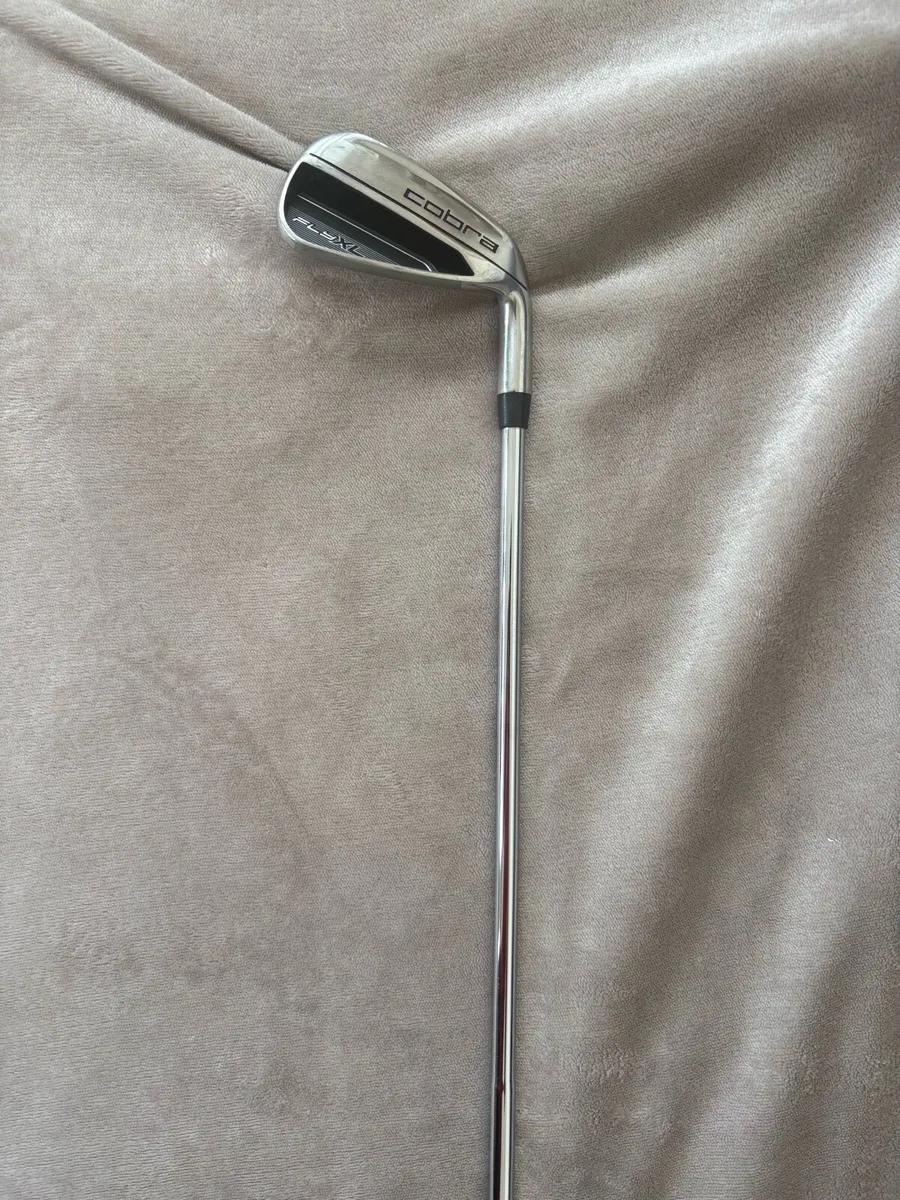 Cobra Fly XL irons & bag - Image 4