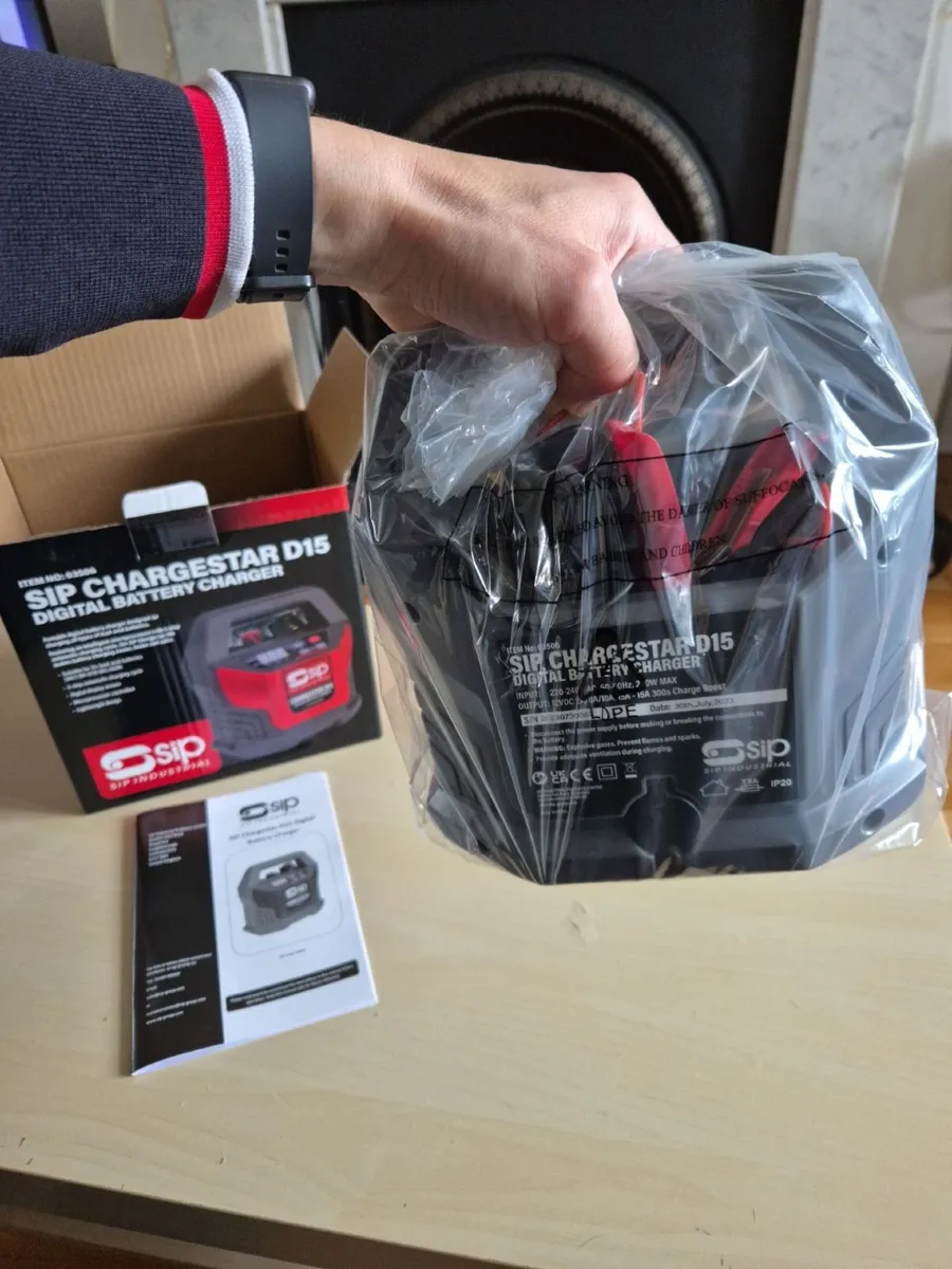 Car battery charger, NEW - Image 4