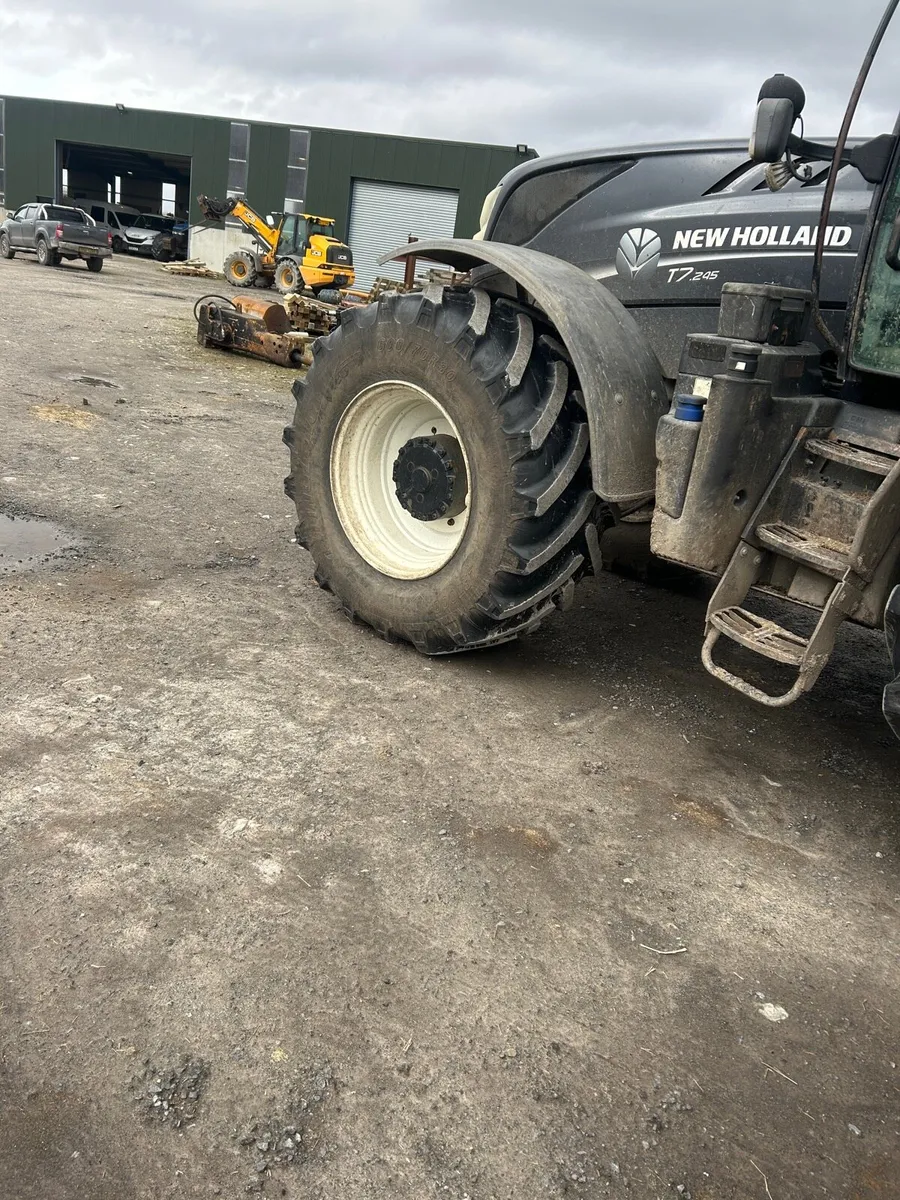 710/70/42 and 600/70/30 wheels + tyres - Image 1