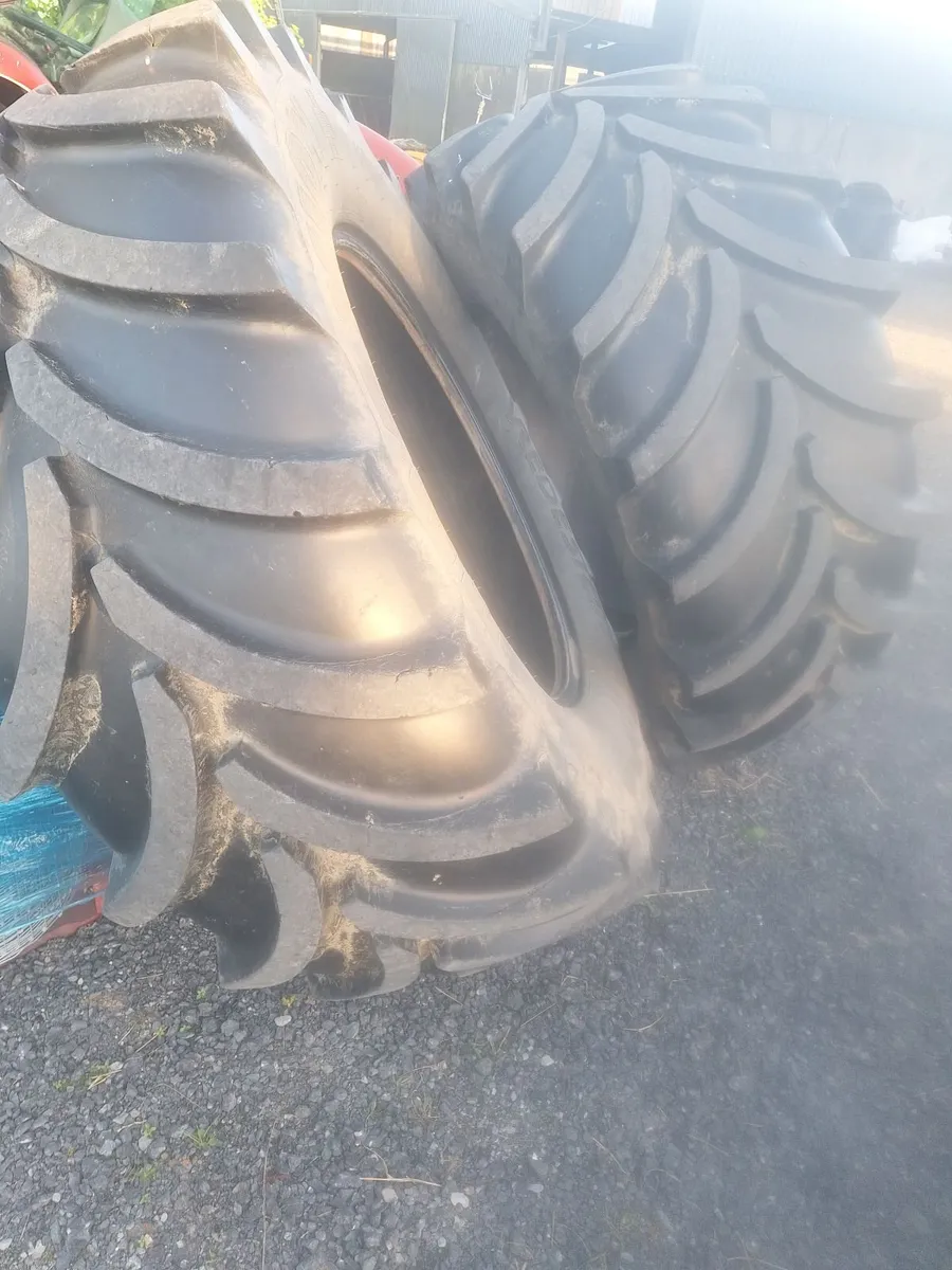 Tractor tyres - Image 1