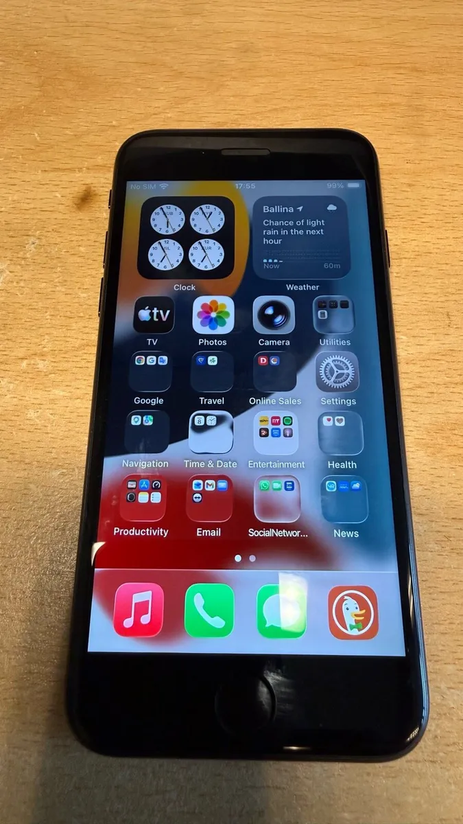 iPhone SE 2020, 64GB - Image 1