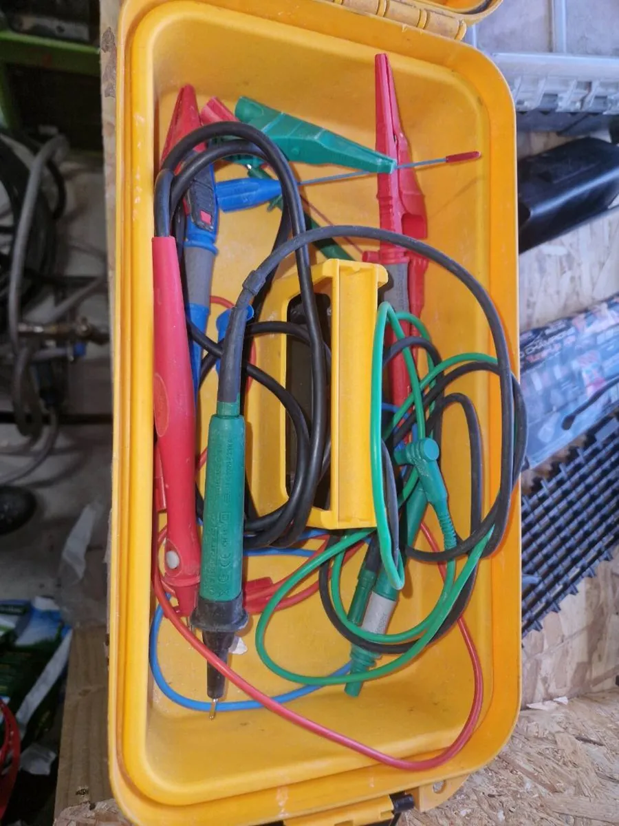 FLUKE MULTIFUNCTIONAL TESTER - Image 3
