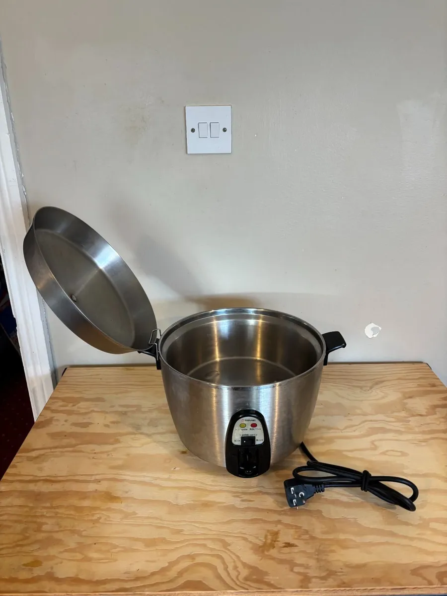 Tatung rice cooker (240V) - Image 1