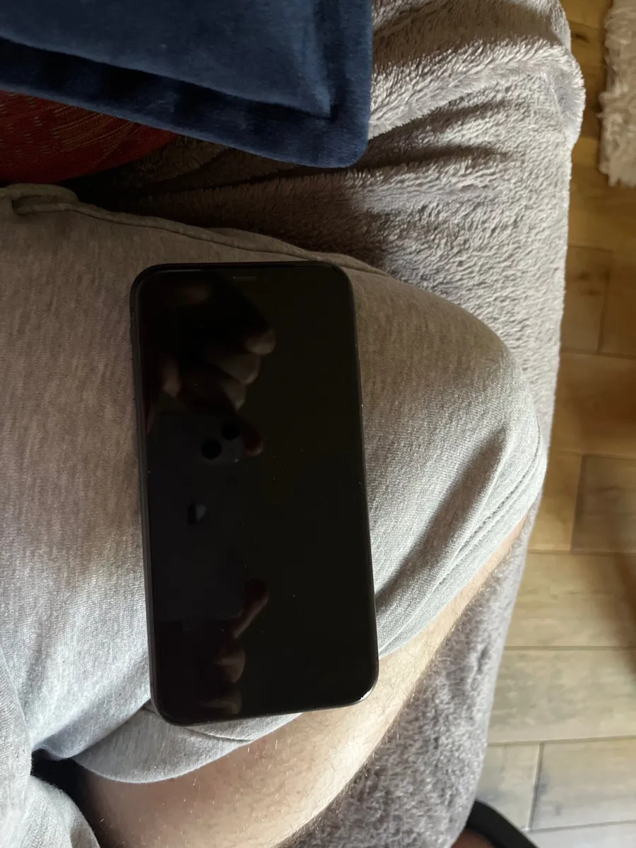 iPhone 11 64GB - Image 3