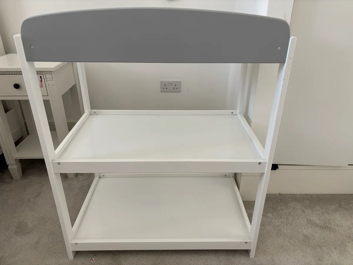 Baby changing table - Image 2