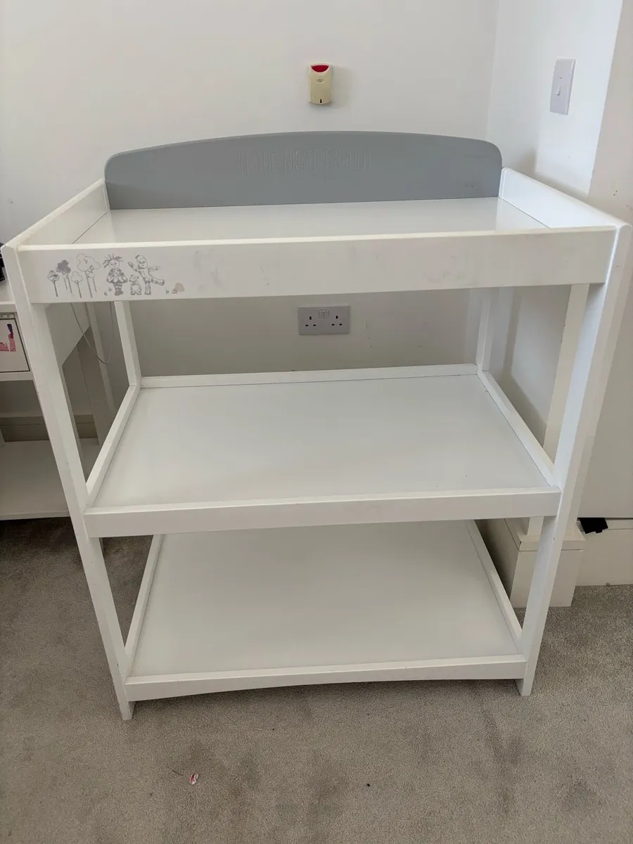 Baby changing table - Image 3