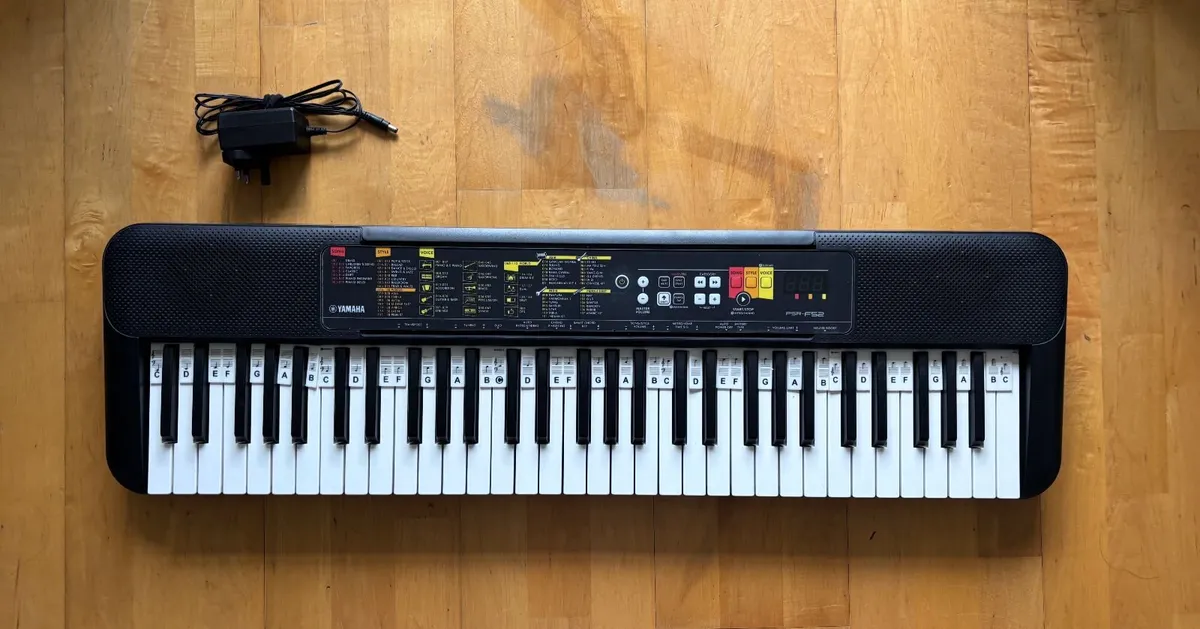 Yamaha keyboard PSR-F52 - Image 1